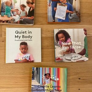 Lovevery lot of Books - Multicolor